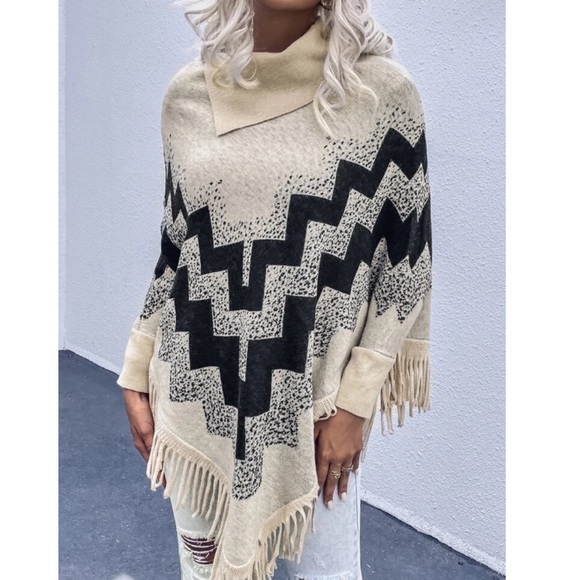 Boho fringe poncho - Picture 4 of 6